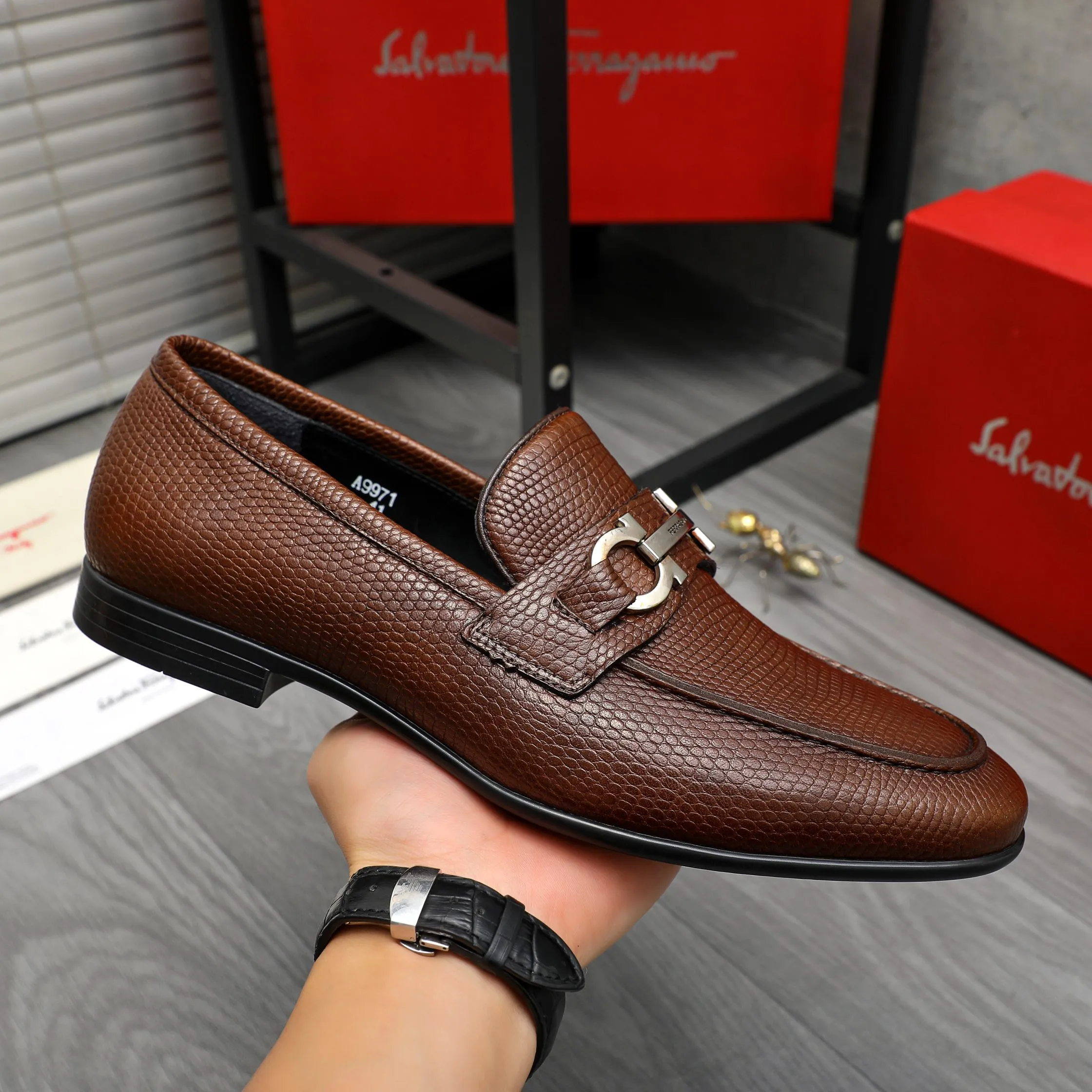 Men's shoes 💰p442 Product trademark: Ferragamo "Ferragamo" business slip-on leather shoes. Regular size: 38-46 (45.46 is custom-made and non-returnable) Product materials: Selected grained cowhide upper, cowhide lining, rubber outsole